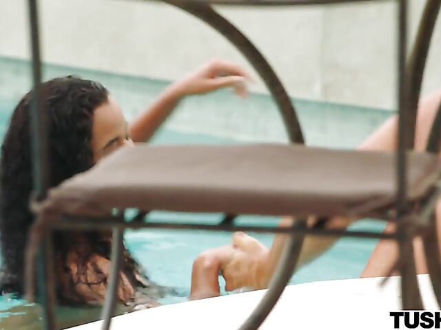 Exotic anal lover Mia Nix gets assfucked in paradise