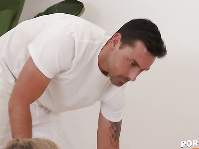 Dee Williams - Big-breasted MILF massage anal with hot masseur