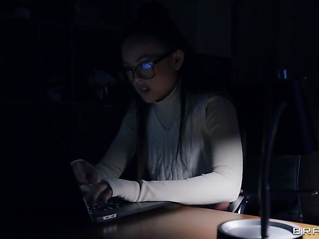 Angela White and Lulu Chu help each other in FFM threesome