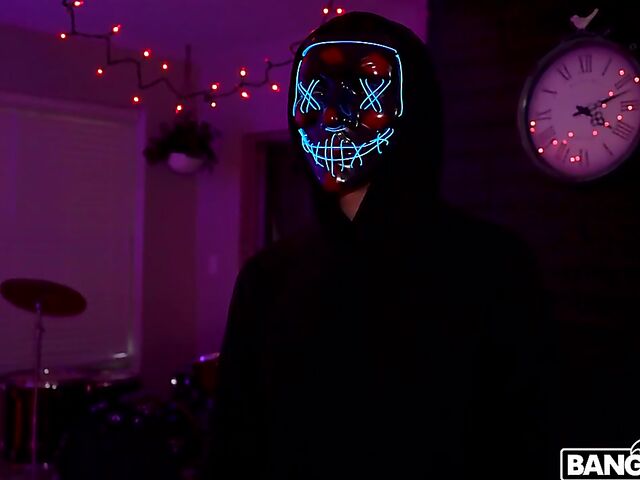 Scary fuck with young latina cheerleader Violet Gems