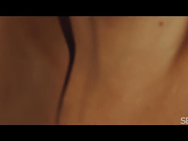 Sofi Otis & Kylie Green - Morning shower and sensual lesbian sex in bed