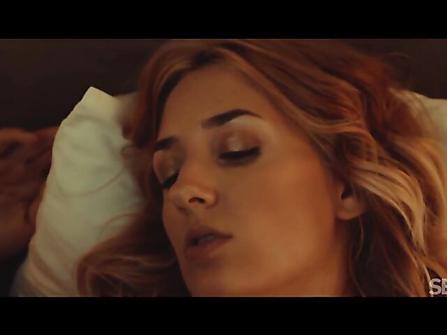 Sofi Otis & Kylie Green - Morning shower and sensual lesbian sex in bed