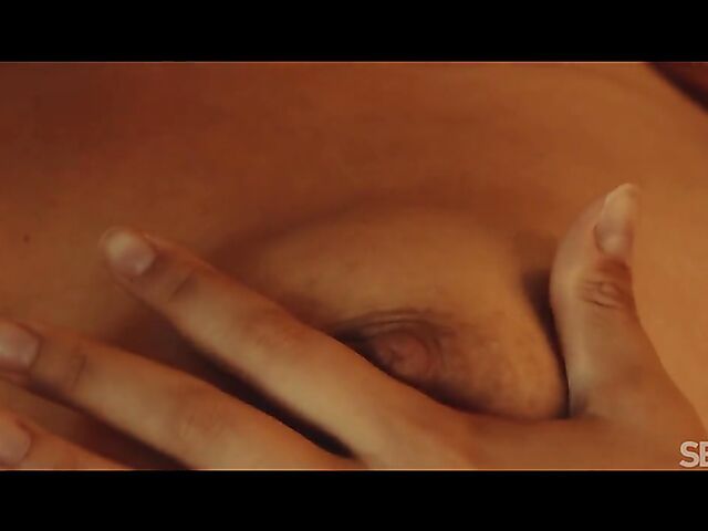 Sofi Otis & Kylie Green - Morning shower and sensual lesbian sex in bed