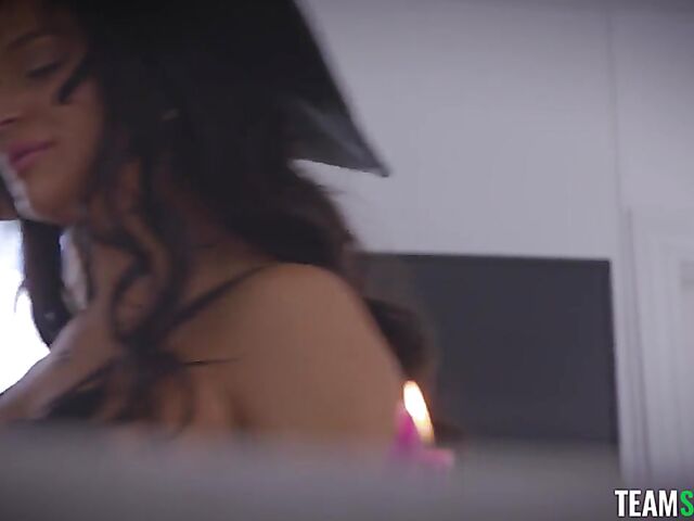 Big ass brunette Lexi Sample loves cock in her pussy