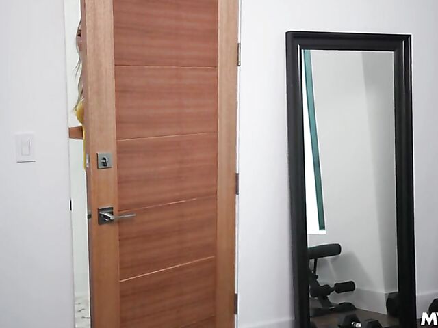 Psychic services of hot MILF Bunny Madison who uses her cards and her sexy pussy