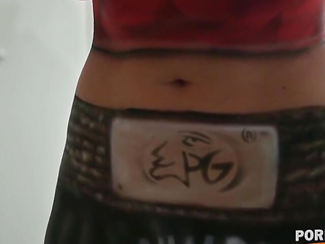 Kira Queen - Body paint fuck with a black guy in the gym