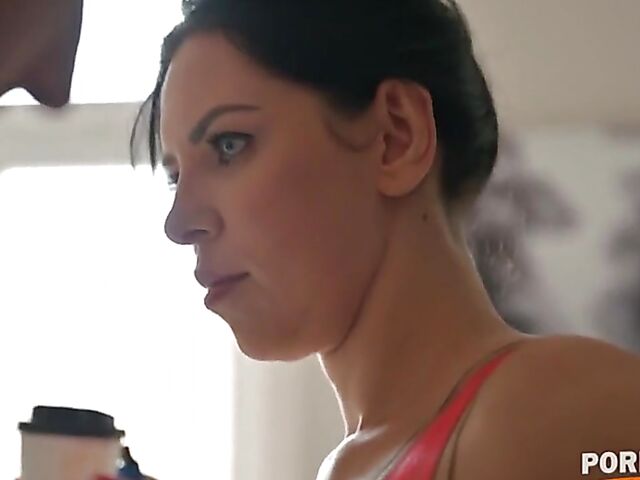 Kira Queen - Body paint fuck with a black guy in the gym