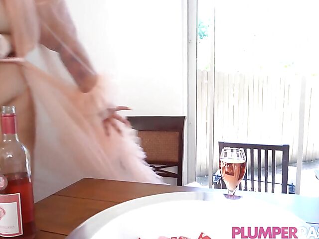 Busty BBW Veronica Jasmine uses her big saggy tits as weapons