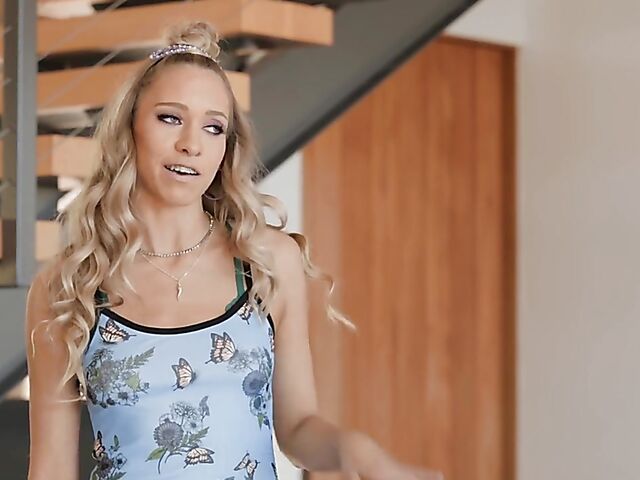 Khloe Kapri & Jewelz Blu - Blue hair lesbian pussy lover