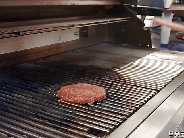 Sneaky anal sex with super horny wife Tommy King