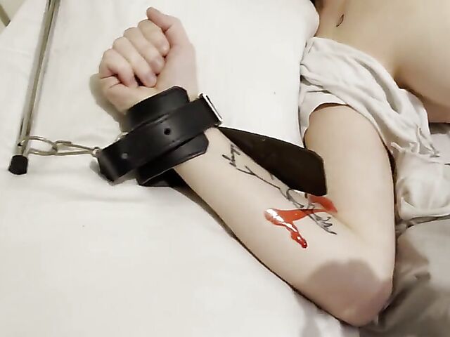 Oliver & April - Kinky couple's amateur BDSM video