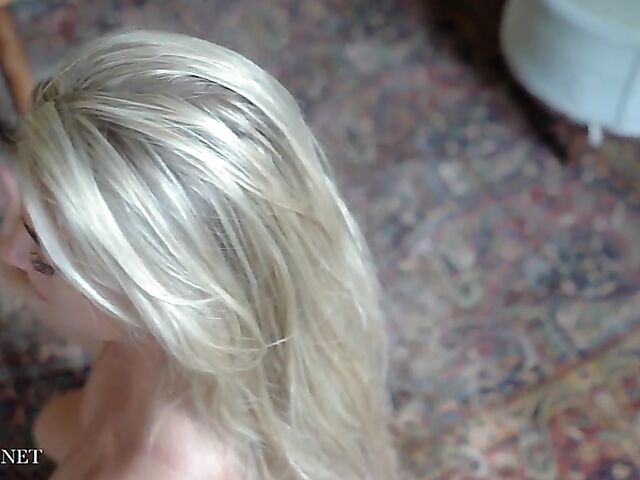 Paige Johnson - Long-haired blonde solo strip