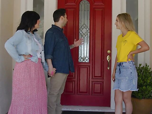 Cheating with natural tits blonde Blake Blossom behind his wife's back