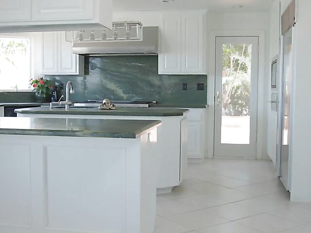 Cheating with natural tits blonde Blake Blossom behind his wife's back