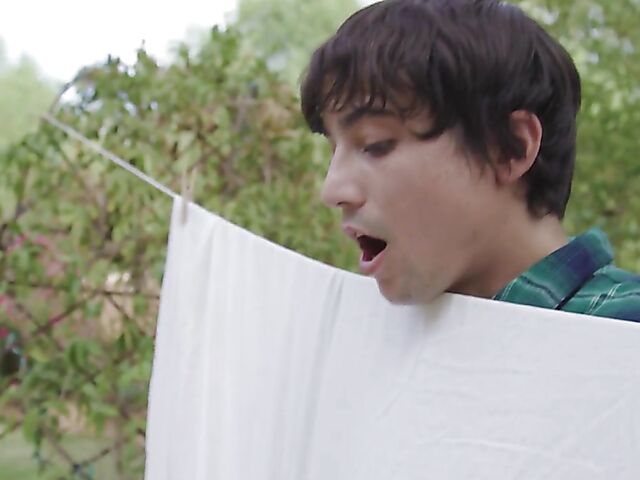 Fit ebony MILF Olivia Jayy gets nailed by a white boy outdoors