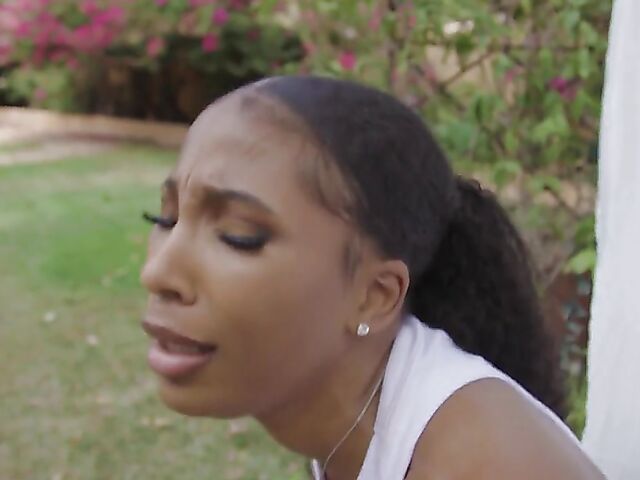 Fit ebony MILF Olivia Jayy gets nailed by a white boy outdoors