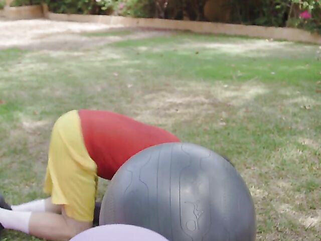 Fit ebony MILF Olivia Jayy gets nailed by a white boy outdoors