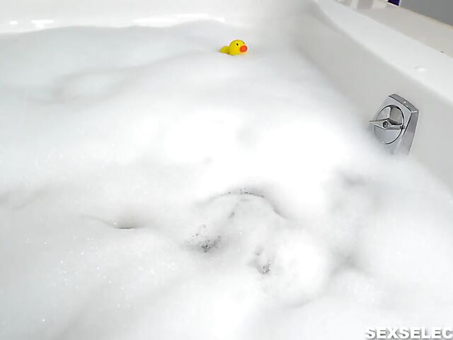 Hot POV in the bathtub and on the couch in the living room with sweet stepsis Vanna Bardot