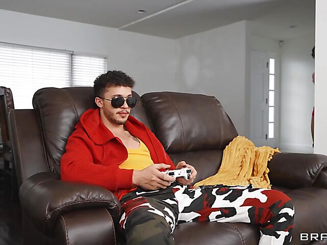 Liz Jordan - Small tits gamer girl with glasses anal screwed