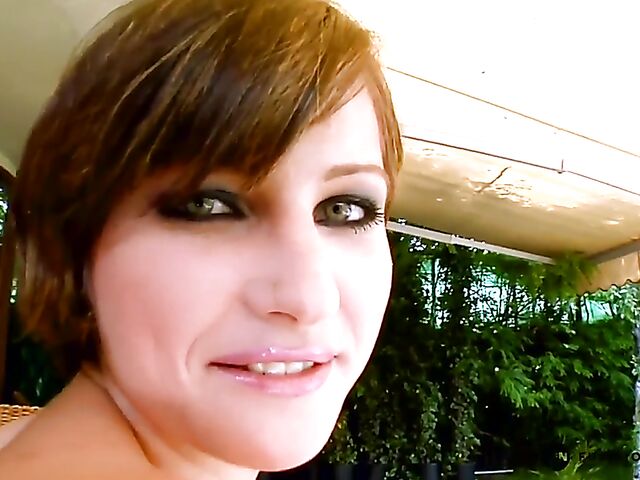 Short hair teen Paula gets a dicking in the garden