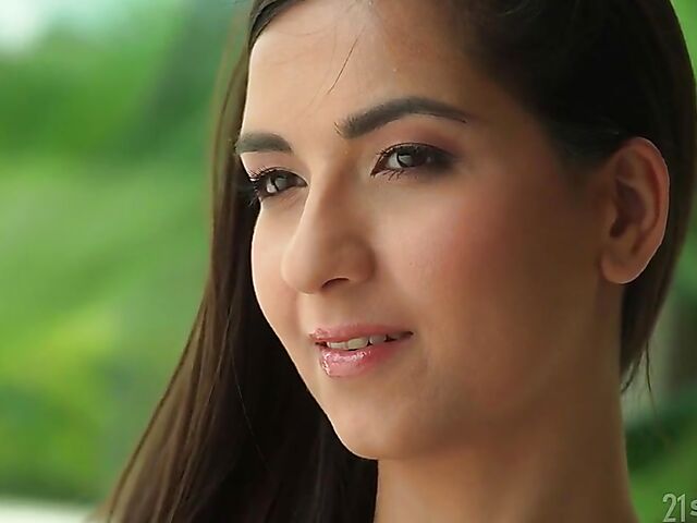 Brunette DP in fishnets featuring Moona Snake