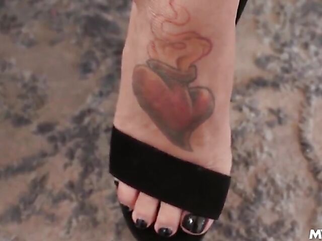 Tattooed big tit MILF Lily Lane fucks like a champ!