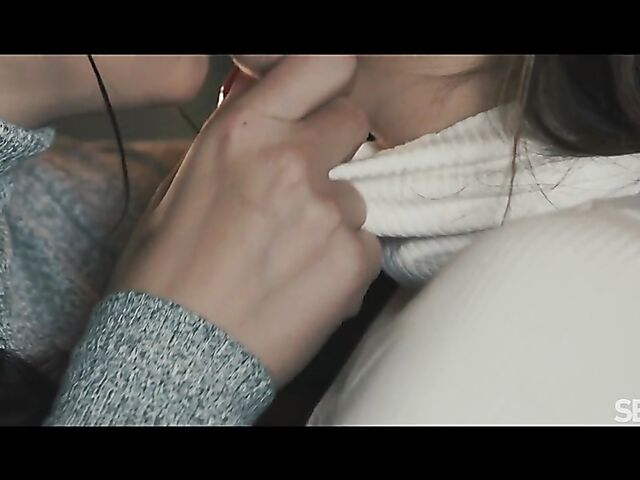 Passionate lesbian lovers Foxy Alissa and Antonia Sainz make out on the couch