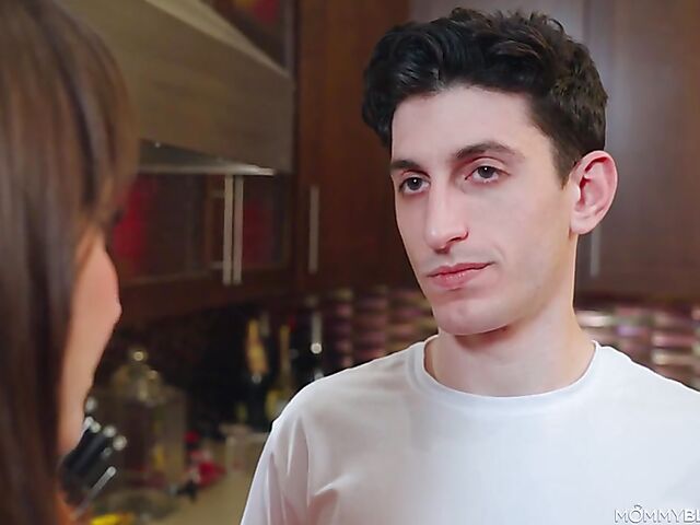 Lexi Luna - Cute MILF blowjob in the kitchen