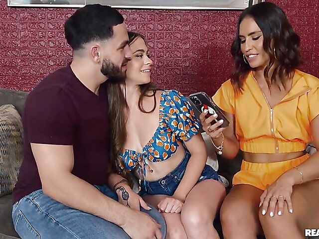 .Kelsi Monroe & Josie Tucker - Some scissoring and 69 before a hot FFM threesome