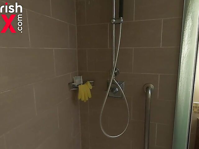 Behind the scenes shower with Australian redhead Devyn Lux