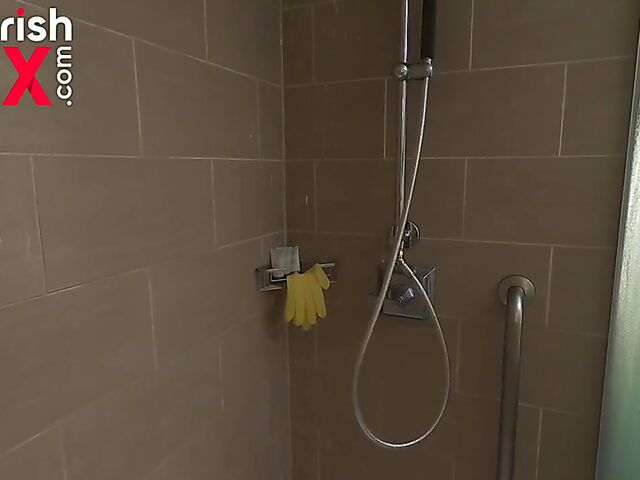 Behind the scenes shower with Australian redhead Devyn Lux