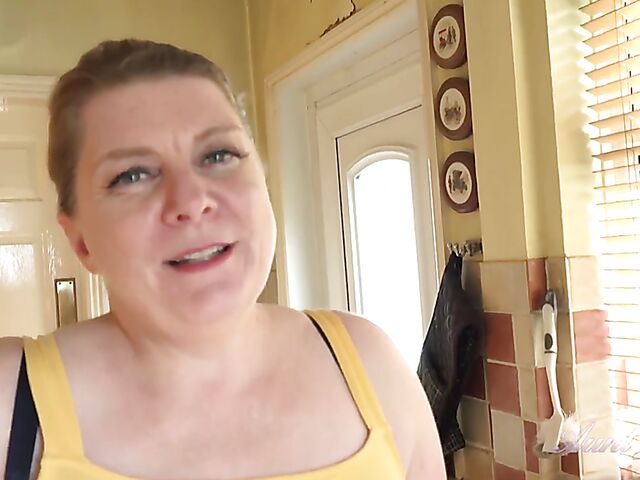 Mature BBW masturbating in the kitchen especially for you