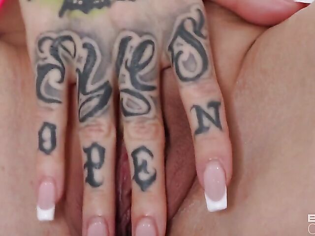 Tattoo-covered IAmHely gets her shaved pussy hammered