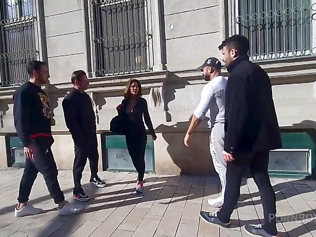 Double anal gangbang with fitness MILF Vittoria Divine