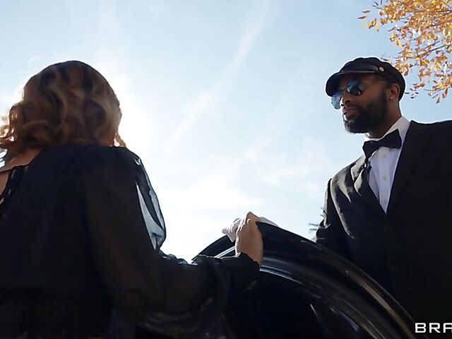 Big tits lady LaSirena69 is horny in a limo