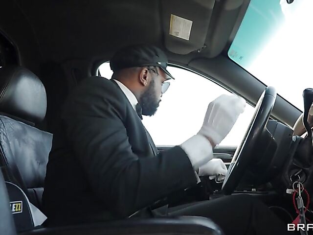 Big tits lady LaSirena69 is horny in a limo