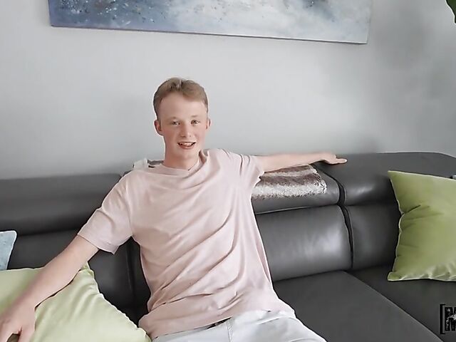 Big tits threesome with busty curvy Lolly Dames and Ashlyn Peaks sharing skinny boy Jimmy Michaels