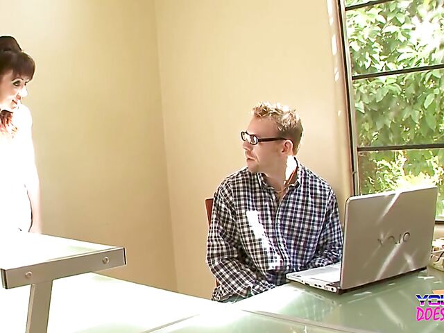 Rayveness - MILF natural tits and warm mouth for a geek