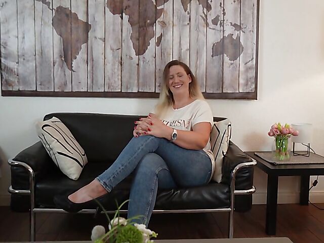 Julia Winter - German chubby mom casting POV style