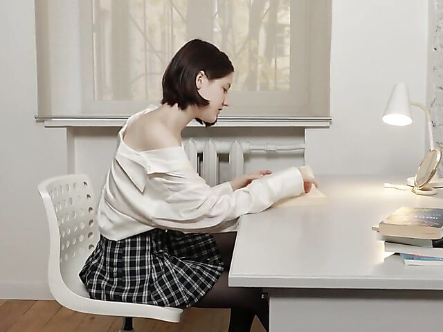 Margo Von Teese - Sensual russian girl masturbating