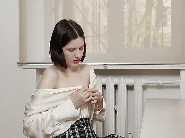 Margo Von Teese - Sensual russian girl masturbating