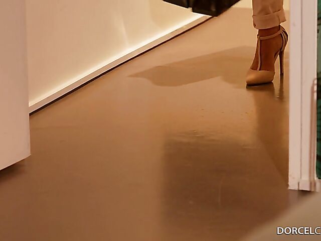 Hot threesome in lingerie with Alice Martin and Carollina Cherry