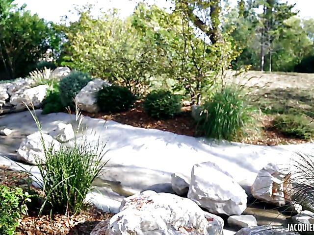 32-year-old slim redhead MILF Kira doing her job well