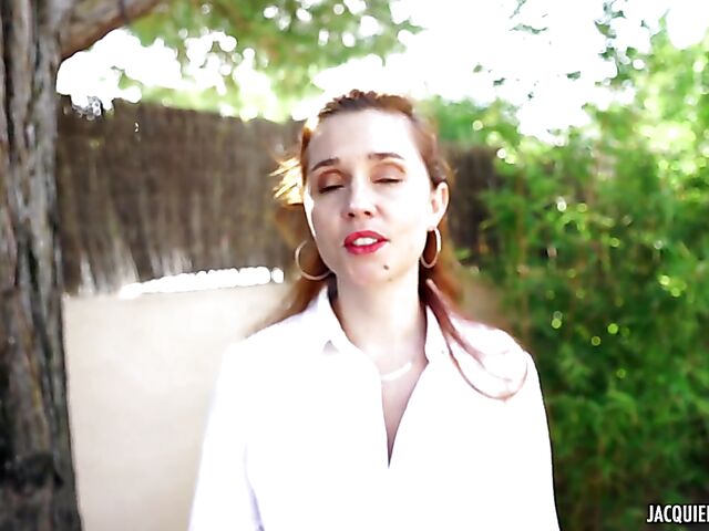 32-year-old slim redhead MILF Kira doing her job well