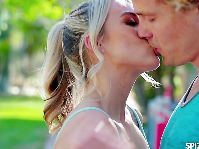 Squirt fuck with tight fitness blonde Summer Vixen