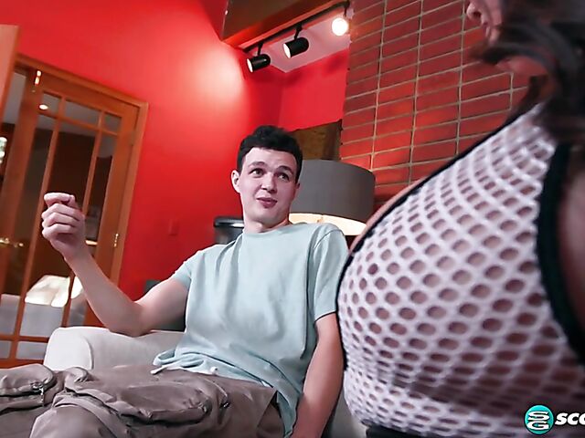 Busty BBW MILF Remi Ferdinand seduces a young dude