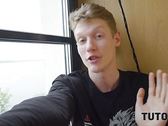 Russian mature tutor Viki Ray gets banged by her student