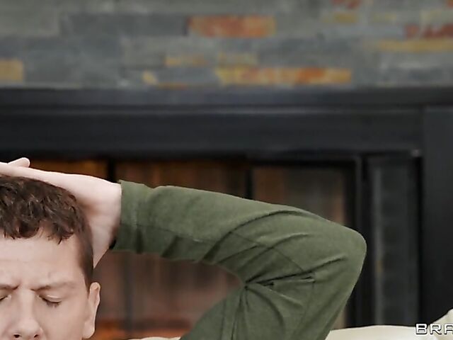 Huge tits MILF with a nice big ass Hot Ass Hollywood sucks and fucks in pantyhose