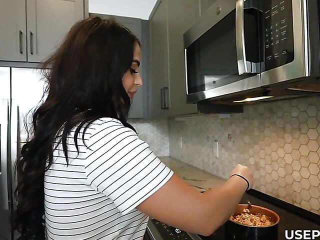 Brunette POV free use sex featuring Alexa Payne