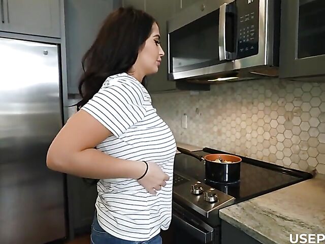 Brunette POV free use sex featuring Alexa Payne